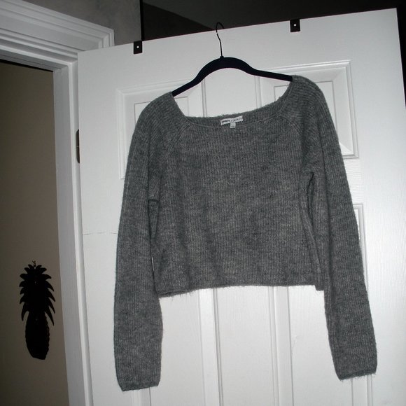 Express X Olivia Culpo light gray/white crop sweater L